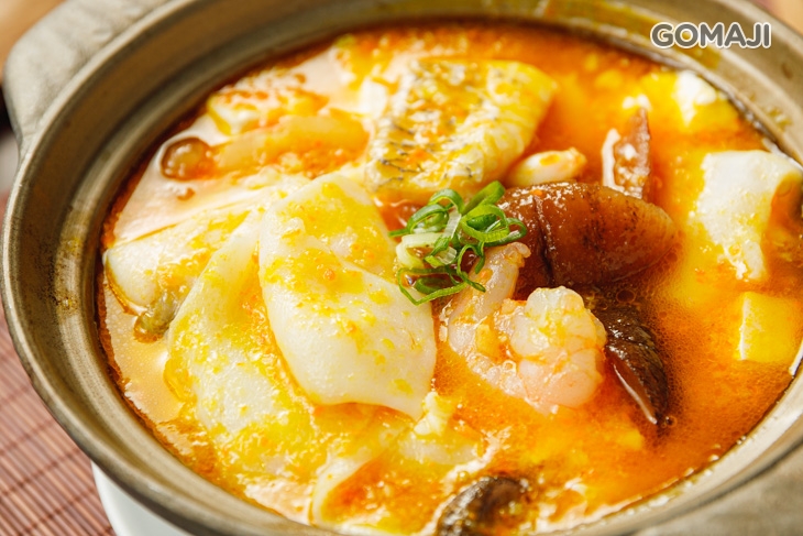 蟹黃海味豆腐煲