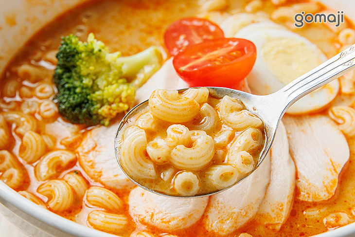 南洋叻沙椰汁雞肉湯意粉