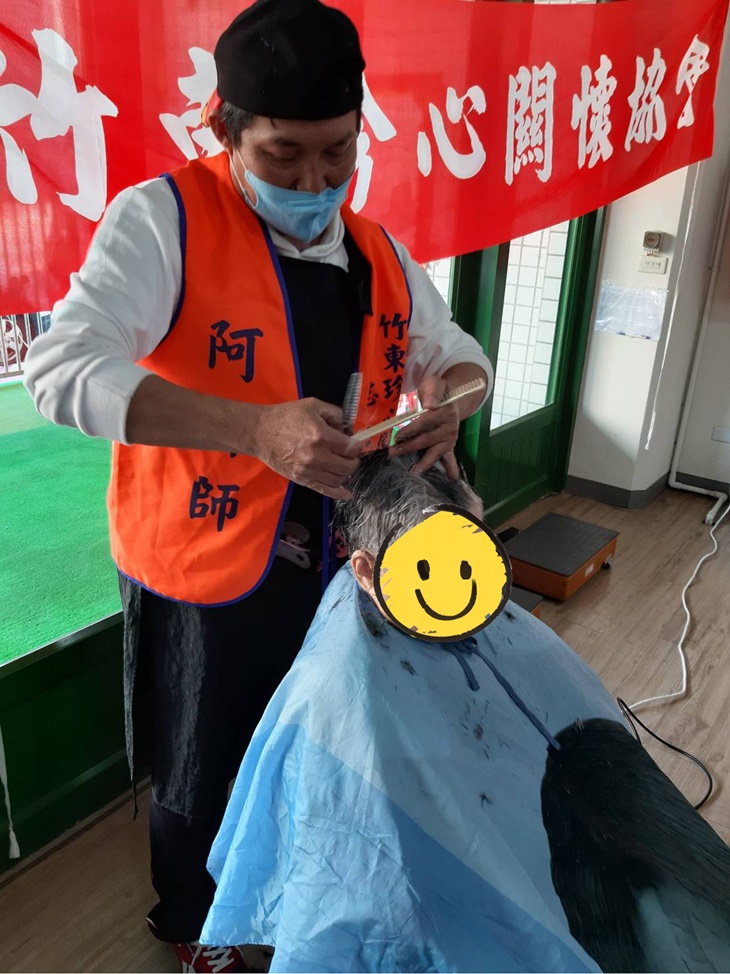 （協會不定期舉辦義剪服務）