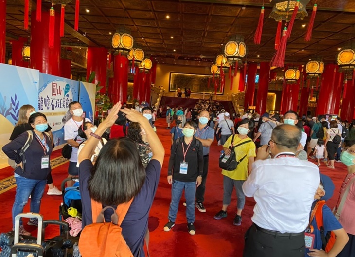 (協助新竹聾人團體參觀圓山飯店密道-手語翻譯)