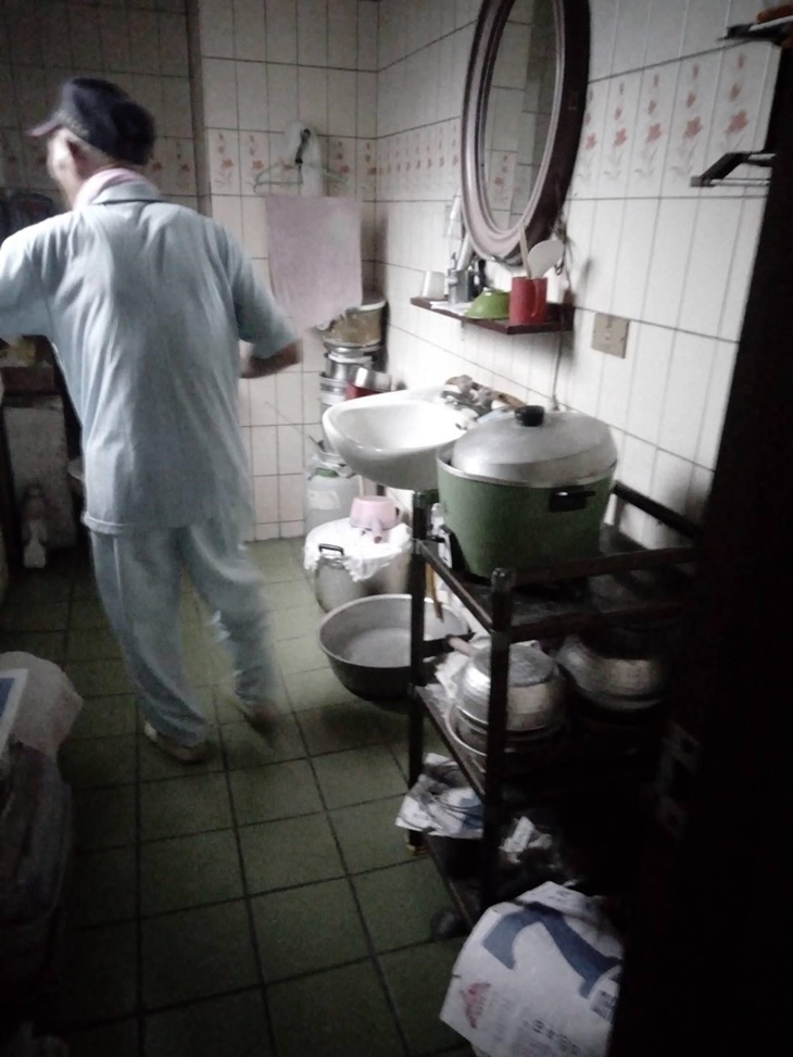 雙北清寒拾老愛心陪伴賣場