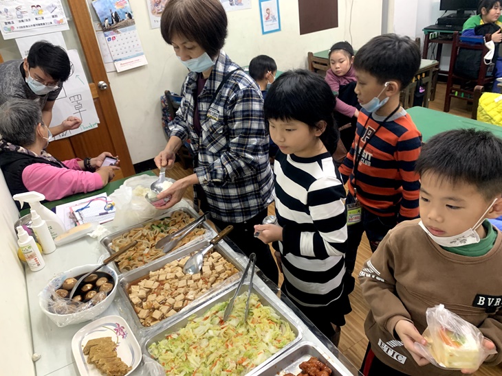 基隆逆境兒少營養餐點