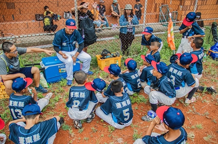 讓愛飛揚-鳳梨盃公益棒球邀請賽