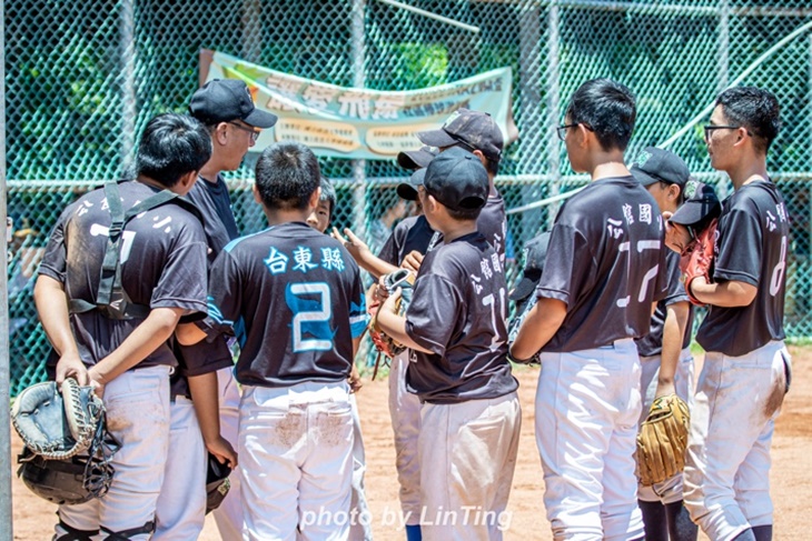 讓愛飛揚-鳳梨盃公益棒球邀請賽