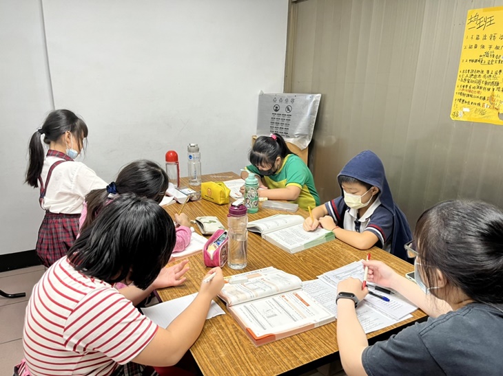 中華晨光全人關懷協會