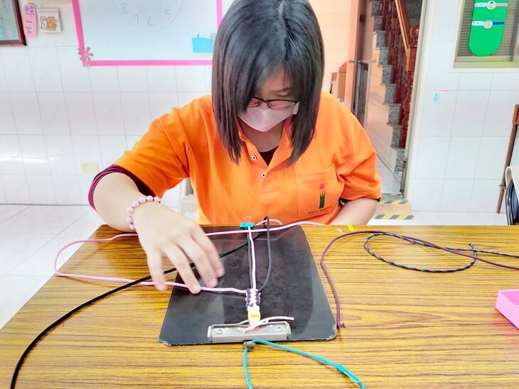 社團法人高雄市小草關懷協會