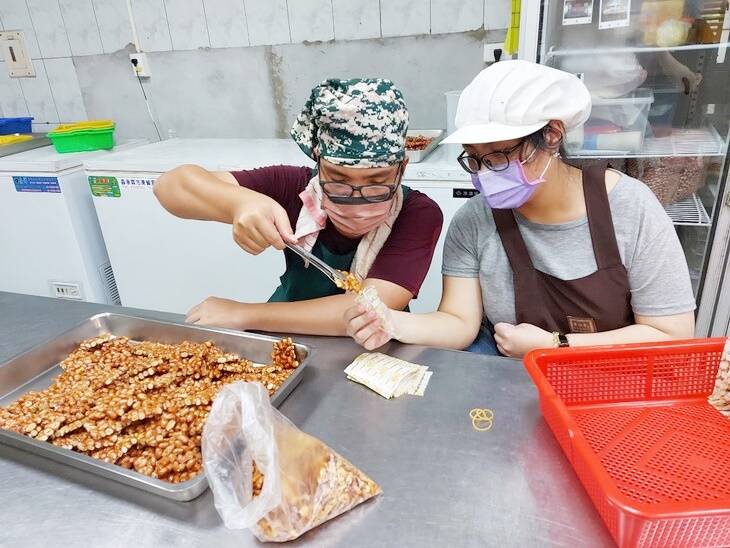 社團法人高雄市小草關懷協會