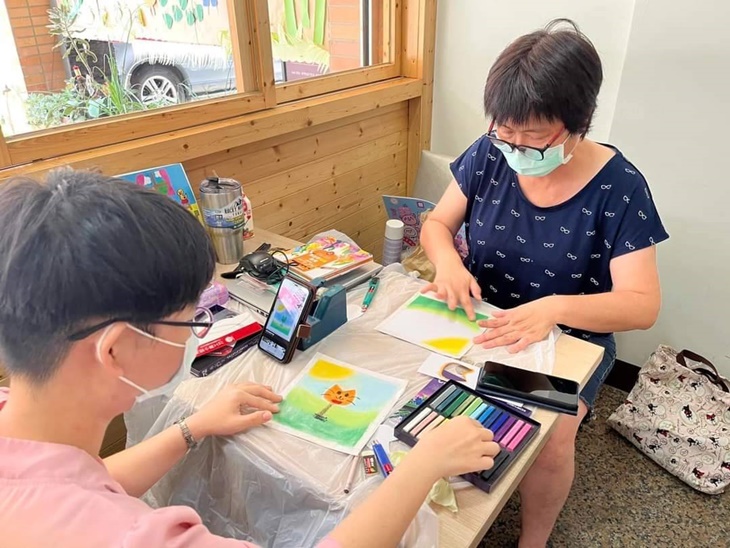 社團法人嘉義縣紫藤婦幼關懷協會