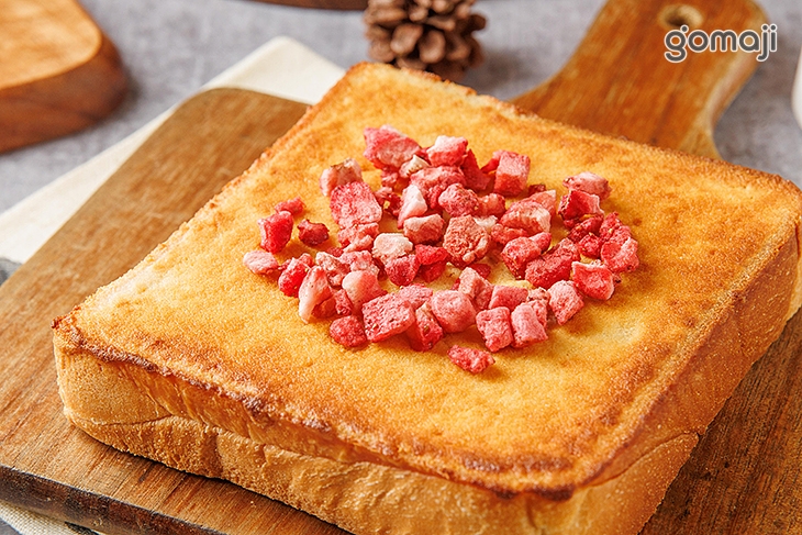 和三盆糖烤草莓奶酥厚片