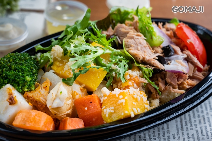  中沙拉（香烤舒伯特、南瓜古斯古斯、金槍魚）