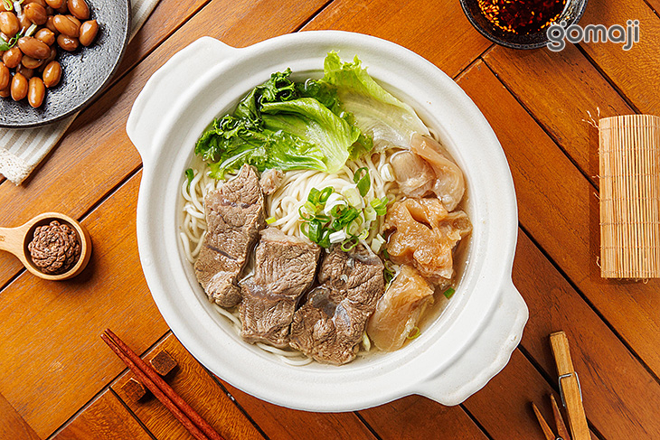 清燉茶汁筋肉麵