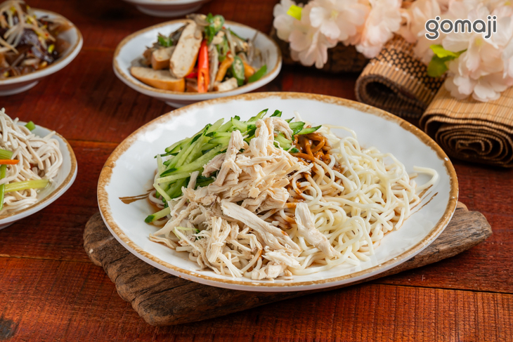 雞絲麻醬涼麵