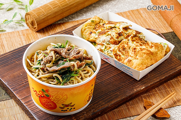 隨EAT滿足組合餐〈牛肉炒飯(燴飯)/羊肉炒飯(燴飯)/蝦仁炒飯(燴飯)/牛肉炒麵/羊肉炒麵/蝦仁炒麵 九選一 + 配餐：蛤蜊湯/牛蒡排骨湯/香蔥煎蛋/塔香煎蛋/酸辣魚片 五選一〉