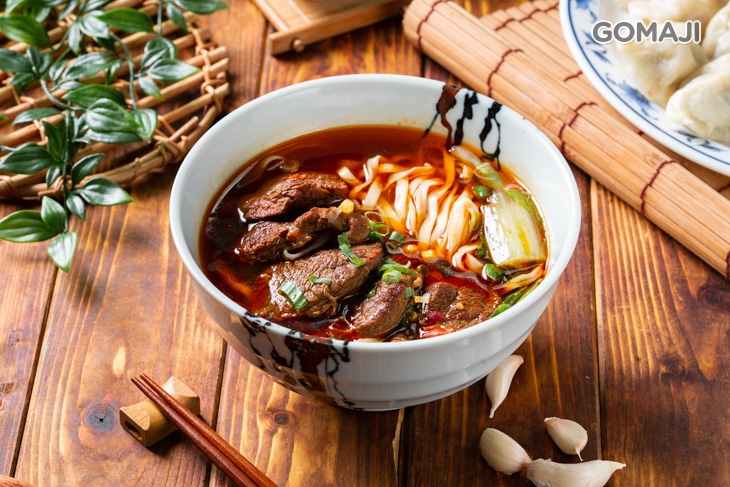 川味牛肉麵(寬麵) 