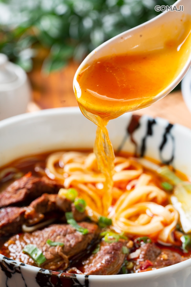 川味牛肉麵(寬麵) 