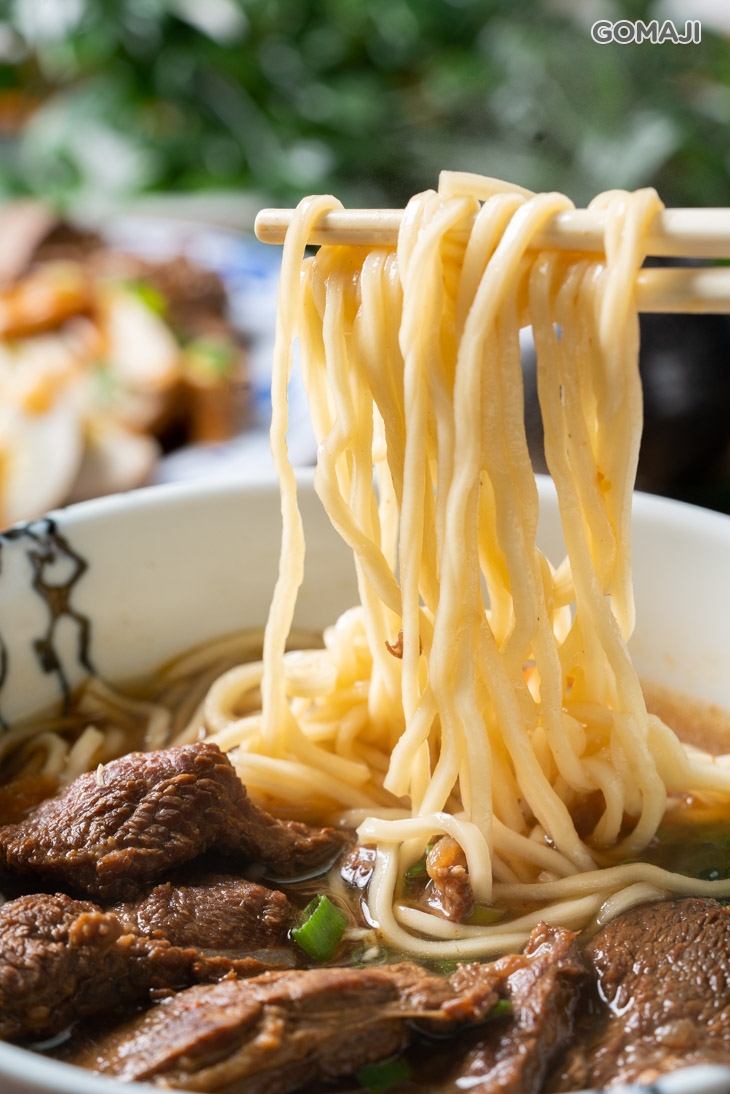 紅燒牛肉麵(細麵) 