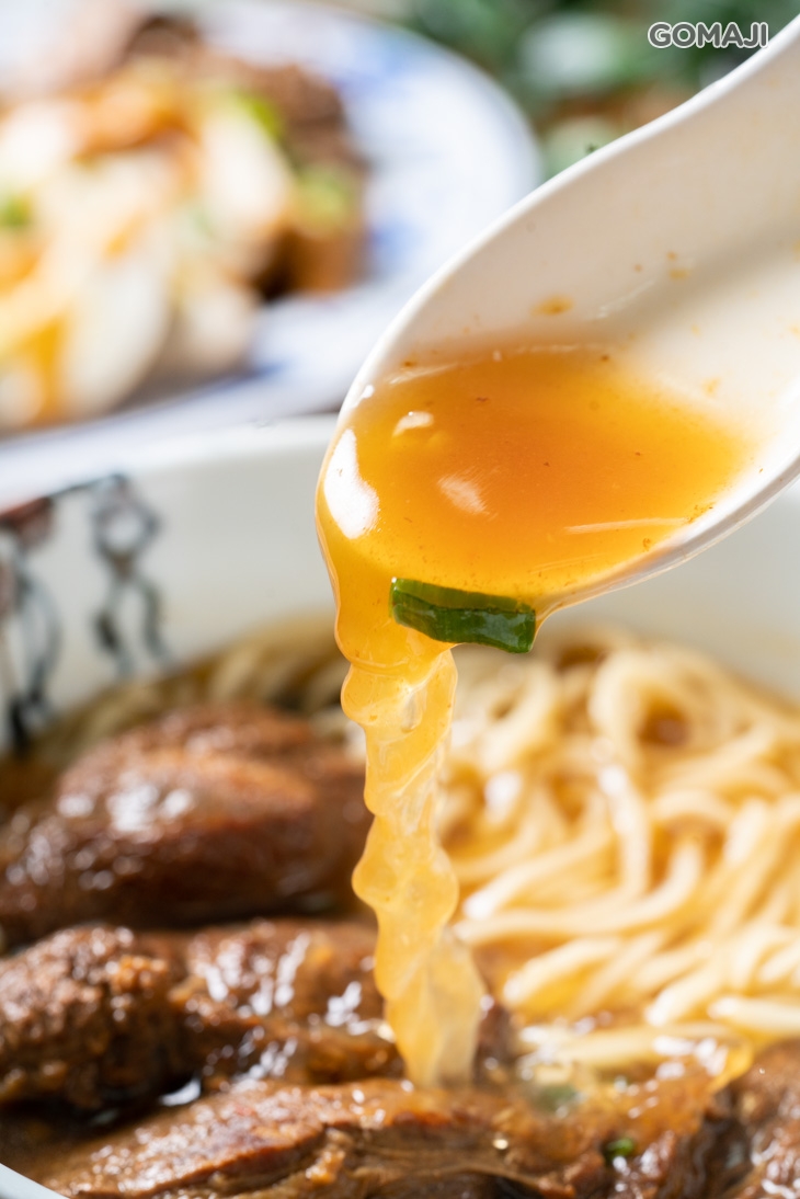 紅燒牛肉麵(細麵) 