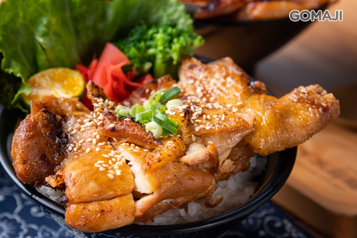 奈良極上炭燒雞腿丼