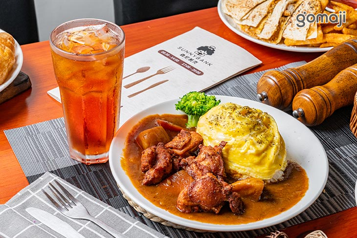 日式唐揚雞咖哩蛋包飯(含飲料)