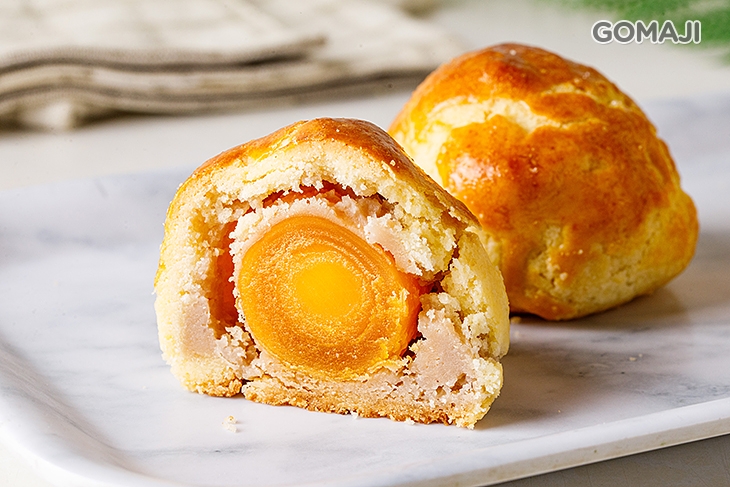 菠蘿蛋黃酥 (芋泥)