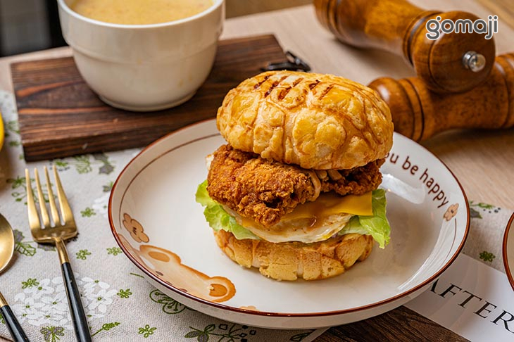 花生熔岩卡啦雞港式菠蘿