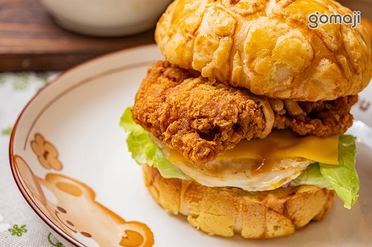 花生熔岩卡啦雞港式菠蘿