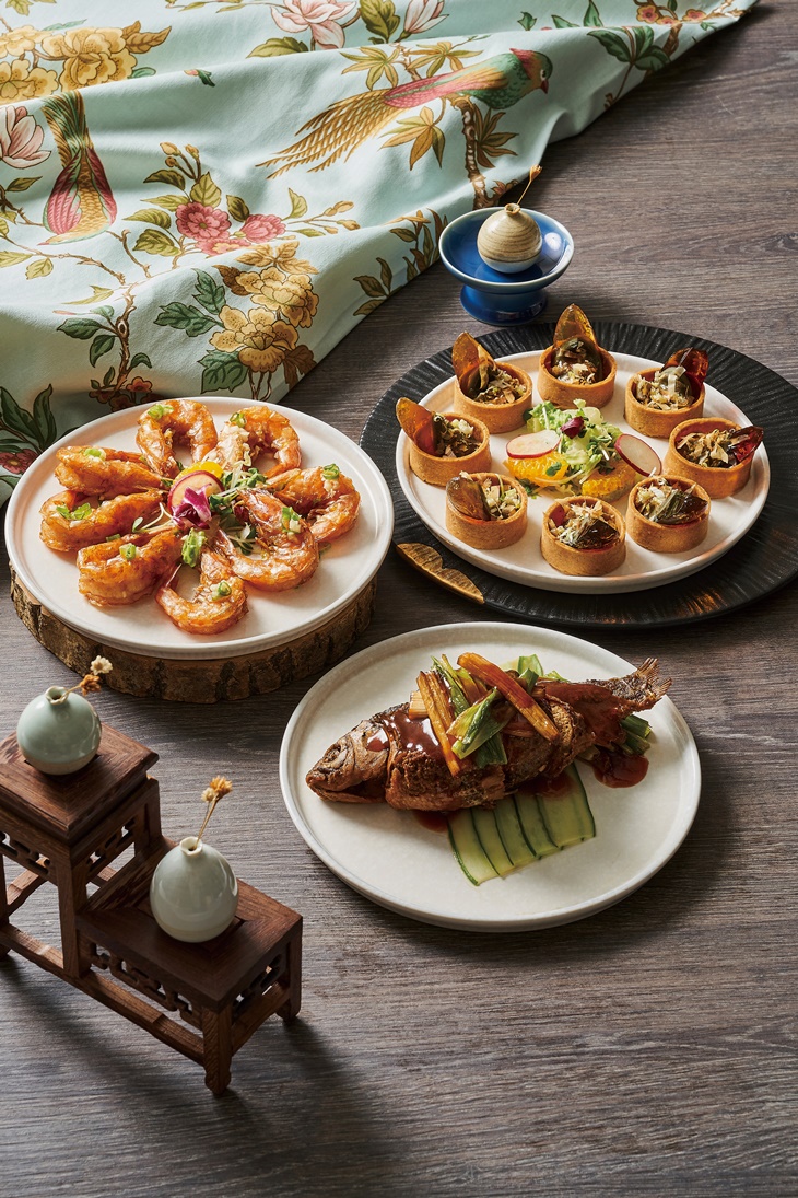 開胃佳餚-上海油爆蝦+剝皮辣椒皮蛋+蔥靠鯽魚