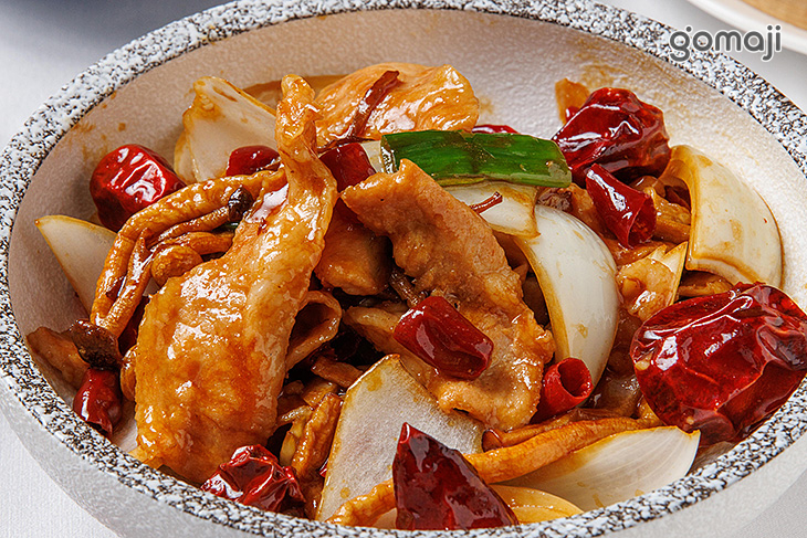 提著燈籠找松坂豬