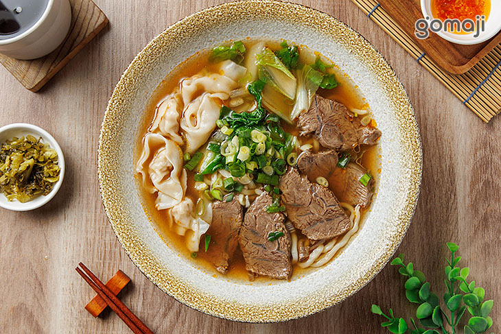 餛飩牛肉麵