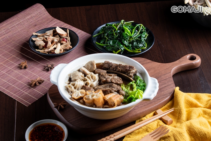 B.經典熱賣肉骨湯麵單人餐 〈肉骨茶麵一份 + 燙青菜一份〉