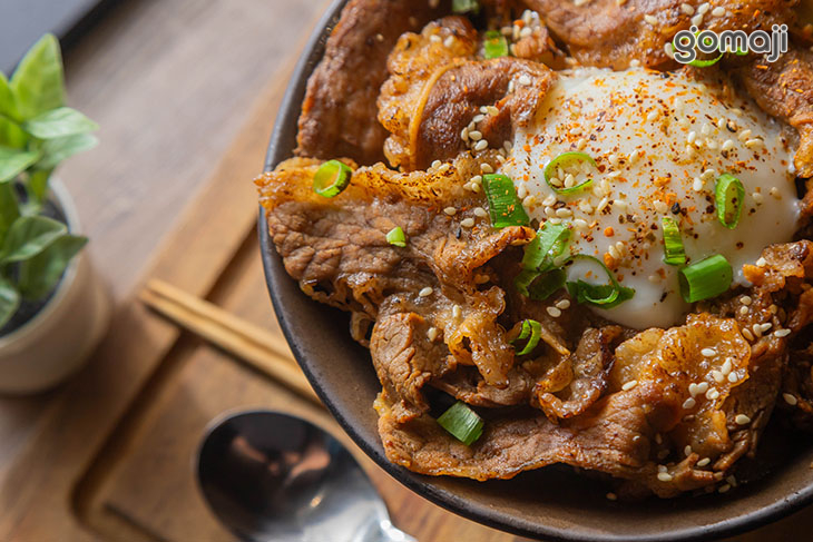 滿滿牛丼