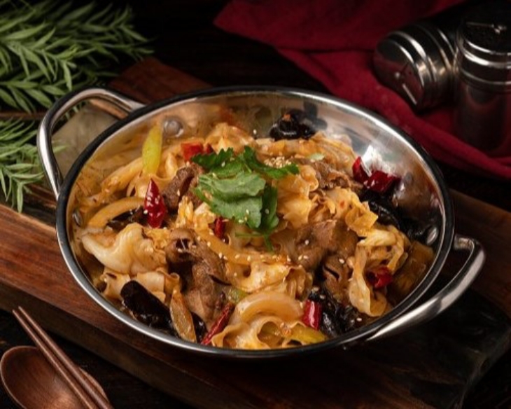 香辣牛肉刀削麵