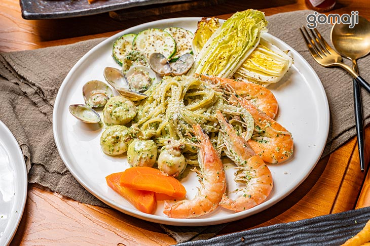 青醬海鮮義大利麵