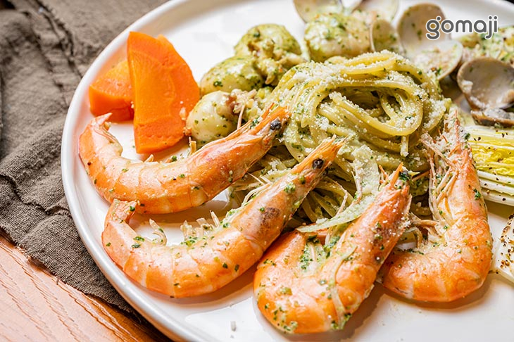 青醬海鮮義大利麵