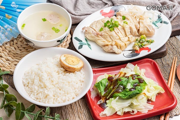 油雞腿 + 白飯一碗 + 滷蛋半份 + 青菜一份 + 例湯一份