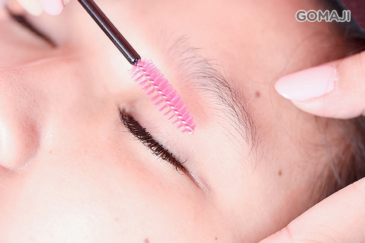 睫毛嫁接(黑鑽/巧克力 二選一)