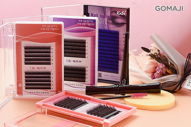 眼周專用清潔棉棒一支 + 睫毛刷一支 + 專業說明 + 於FB打卡按讚並分享即加贈睫毛50根(限當次使用)