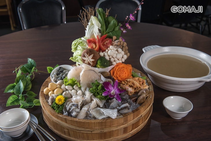 日鮮雙拼魚翅火鍋