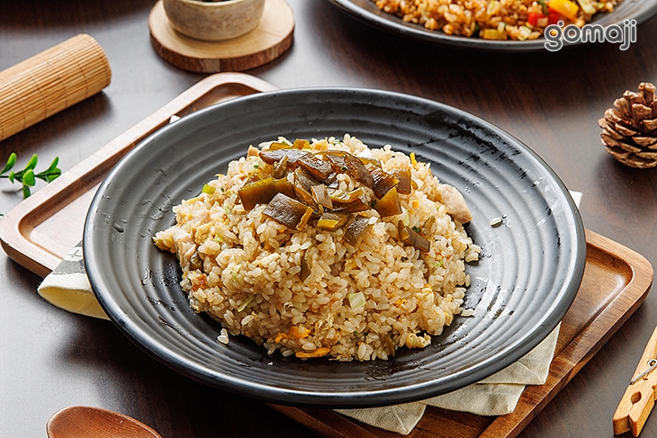 剝皮辣椒雞肉蛋炒飯