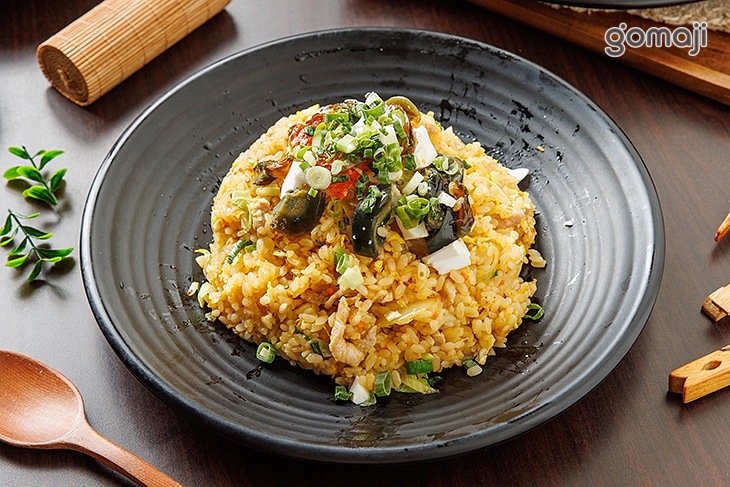 金沙混蛋肉絲蛋炒飯