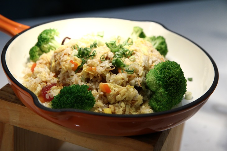 自助百匯餐吃到飽 