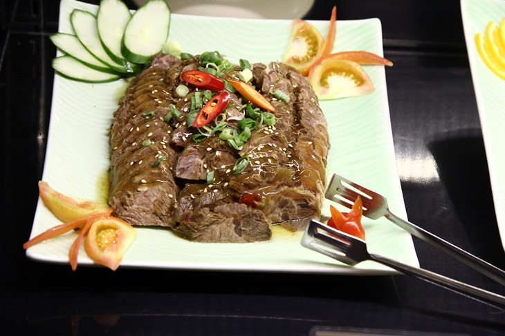 自助百匯餐吃到飽 