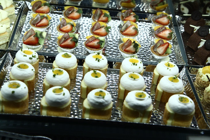 自助百匯餐吃到飽 