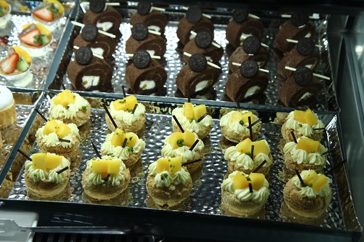 自助百匯餐吃到飽 