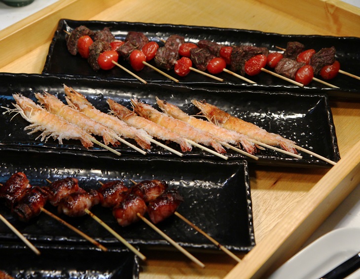 自助百匯餐吃到飽 