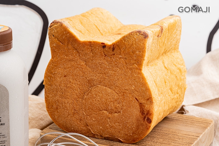 生吐司紅豆摩吉+芝麻豆乳