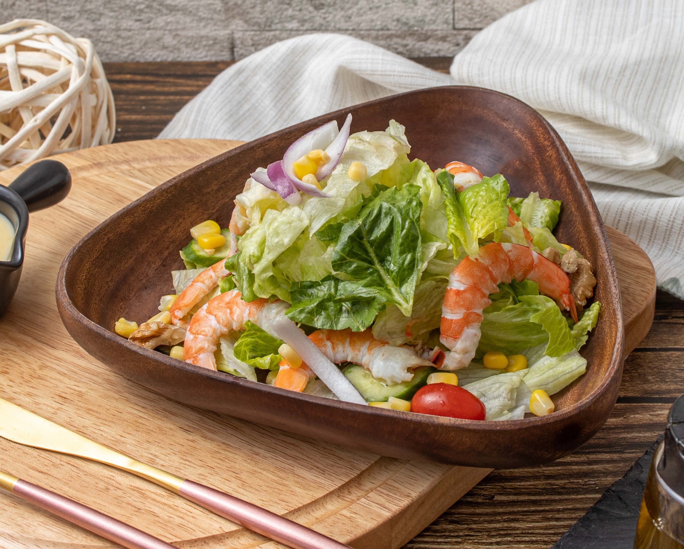 酪梨彈跳蝦沙拉