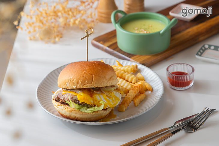 獨門BBQ醬烤雞腿堡