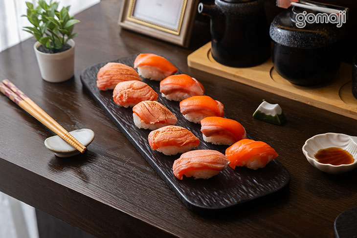 鮭魚雙味十貫握壽司