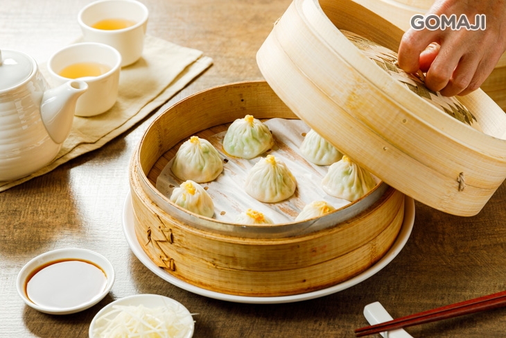 蟹黃絲瓜蝦仁湯包